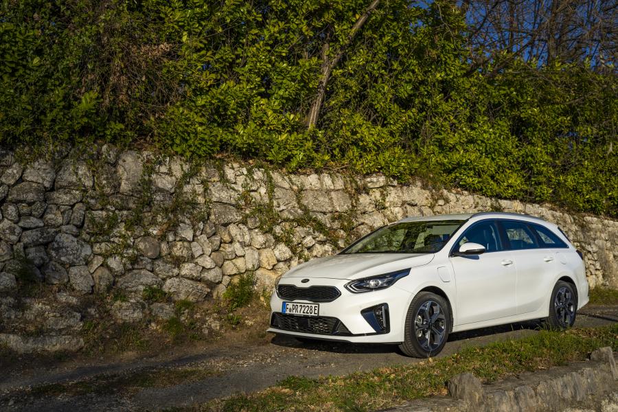  Kia Ceed Sportswagon PHEV 2019 года  (WW) (фото 42 из 42)